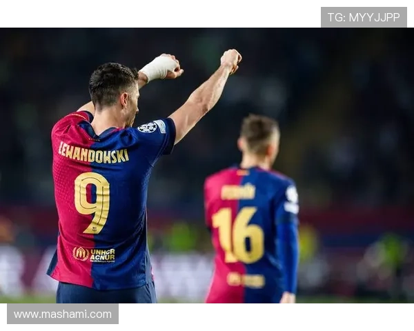 莱万多夫斯基单赛季进球能力解析：产量上限是否达到历史级