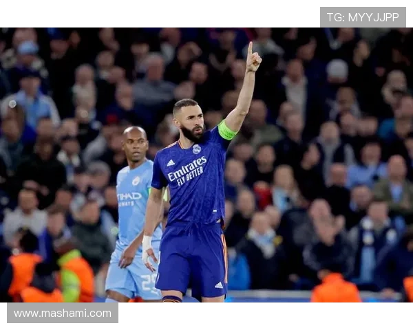 本泽马离开皇马是否正确：战术适配与生涯阶段解析