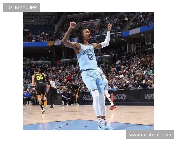 班恩外线得分手无球跑位拉开空间，胜过莫兰特